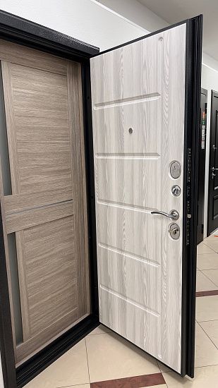 Входная дверь  