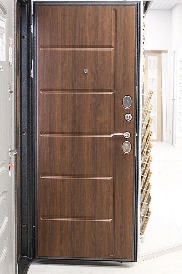 Входная дверь  